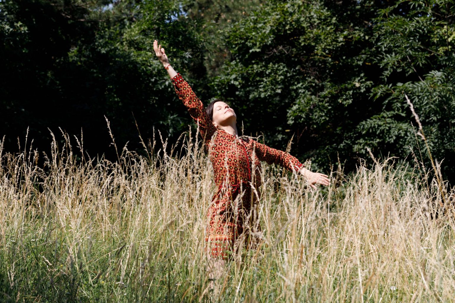 Iva Rohlik dancing in nature
